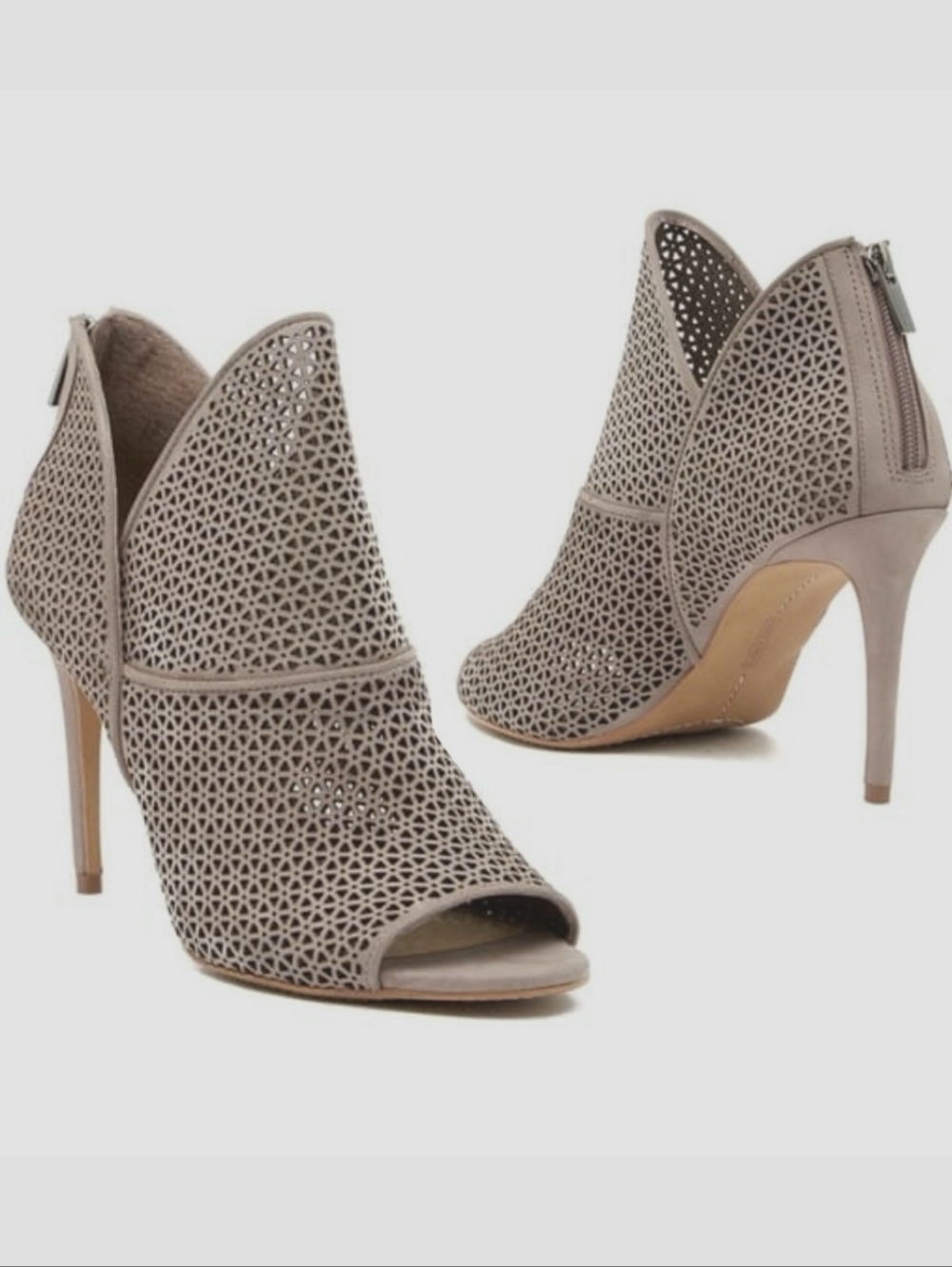 VINCE CAMUTO Vatena Laser Cut Open Toe Heel In Mesa Taupe Nubuck Size 7